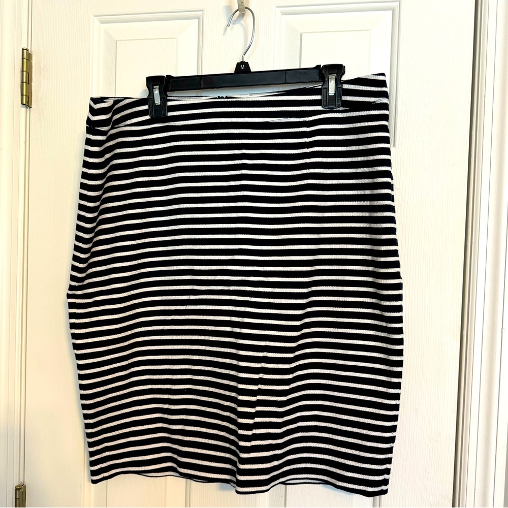 Boden knee length skirt.